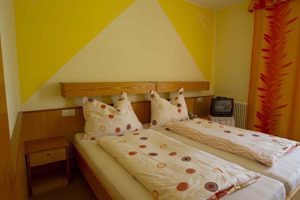 Kirchenwirt Inn Kreuzen  Habitación foto